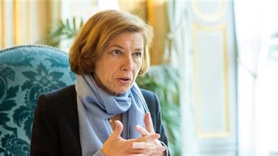 باريس تحذر من التضحية بالأكراد السوريين