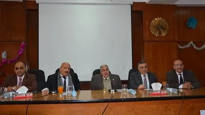 نائب رئيس جامعة الفيوم يشهد افتتاح دورة إعداد المعلم الجامعي الـ 35 (صور)