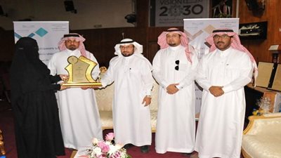 ‏‫ «تعليم الخرج» يكرِّم المشرفة التربوية تركية المطيري