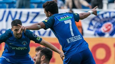 تريزيجيه يسجل هدفا مع قاسم باشا أمام جالطة سراي