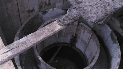 تسليك شبكة الصرف الصحي وكسح مياه الأمطار بالبحيرة