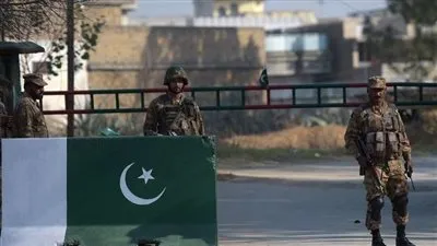 مقتل 6 جنود بهجومين قرب الحدود الإيرانية بباكستان