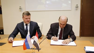 مميش يوقع اتفاقية مع رئيس المنطقة الصناعية بروسية لتبادل الخبرات