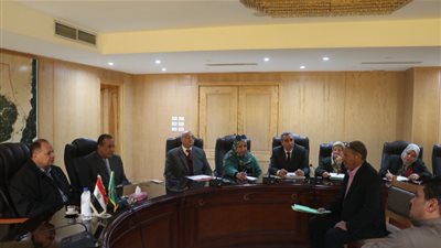 محافظ الفيوم أثناء لقاء المواطنين: 