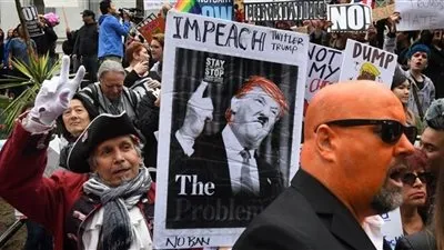احتجاجات ضد ترامب بسبب حالة الطوارئ