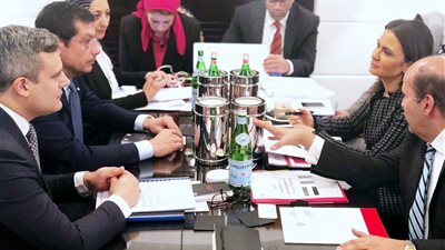 شركات ايطالية تضخ استثمارات جديدة في مصر بمجالات الطاقة المتجددة والنقل والصناعة