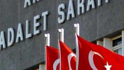 محكمة تركية تؤيد سجن 14 صحفيا