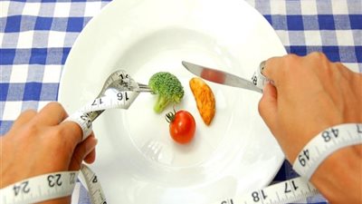 بدلا من الرجيم القاسي.. طعام مُشبع يقضي على دهون البطن أثناء النوم