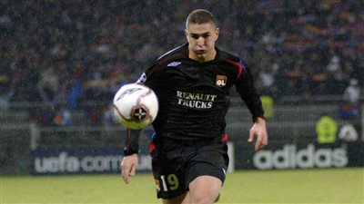 فشل انتقال بنزيما لبرشلونة لهذا السبب