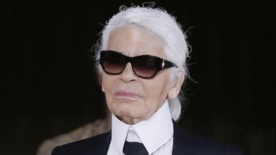 كل ما تود معرفته عن مصمم الأزياء كارل ليجرفيلد