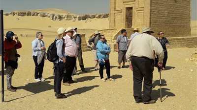 وفد متعدد الجنسيات يزور آثار المنيا