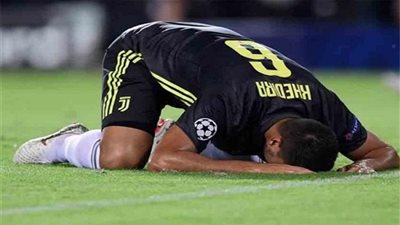 نجم يوفنتوس يغيب شهرا لمرض في القلب