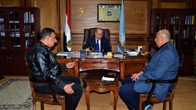 محافظ كفرالشيخ يبحث عدداً من الملفات الخدمية والتنموية والتنموية والتعديات الزراعية (صور)