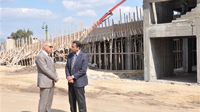 رئيس جامعة كفرالشيخ يتابع إنشاء مستشفى الطوارئ والأورام