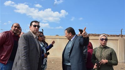 تشوين الخردة بالمخالفة في ميناء دمياط 