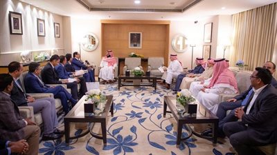 ولي العهد يلتقي رؤساء كبرى الشركات الهندية