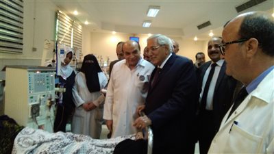 محافظ الدقهلية يشيد بالعاملين بمستشفى أتميدة (صور)