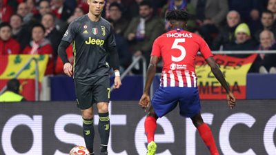 فيديو| أوبلاك يتعملق ويتصدي لصاروخ رونالدو العابر للقارات