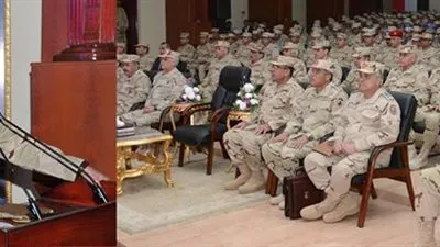 رئيس الأركان يتفقد العملية التعليمية لطلبة معهد ضباط الصف المعلمين بالقوات المسلحة 