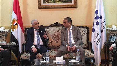 محافظ سوهاج يستقبل 