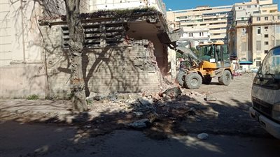 إزالة الإشغالات المحيطة بالمتحف اليوناني الروماني تمهيدًا لافتتاحه 