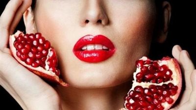 خلطات الرمان لبشرة أكثر نضارة