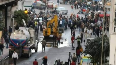 شاهد.. لحظة تفكيك عبوة هيكلية بإمبابة وسط فرحة الأهالي 