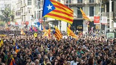 كتالونيا: احتجاجات على محاكمة زعماء انفصاليين