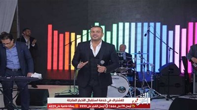 الصورة الأولى.. لعمرو دياب مع منتج مسلسل 