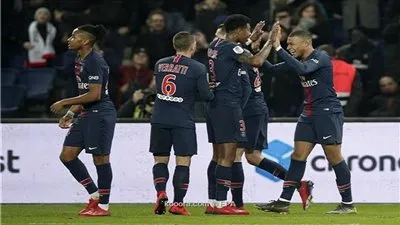 مفاجأة.. نجم باريس سان جيرمان يعلن اعتزاله كرة القدم