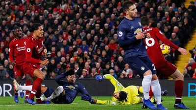 ليفربول يصطدم بمانشستر يونايتد وعينه على قمة البريميرليج
