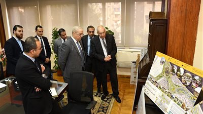 وزير الإسكان يتابع الموقف التنفيذى لمشروع الحدائق المركزية بالعاصمة الإدارية الجديدة