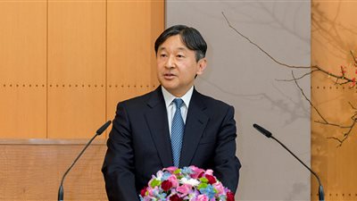 ولي العهد الياباني يتأهب لاعتلاء العرش بعد تنحي والده