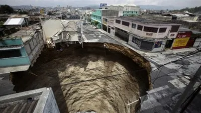 زلزال يضرب جزر الملوك الإندونيسية بقوة 5 درجات