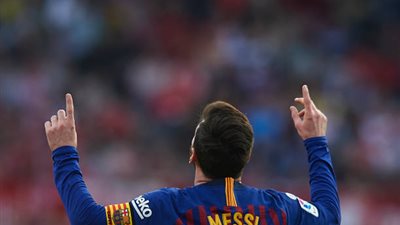 بعد هاتريك إشبيلية.. ميسي يعادل رقم كريستيانو رونالدو التاريخي