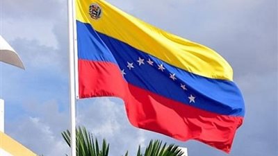 فرار 13 فردا بالجيش والشرطة الفنزويلية إلى كولومبيا