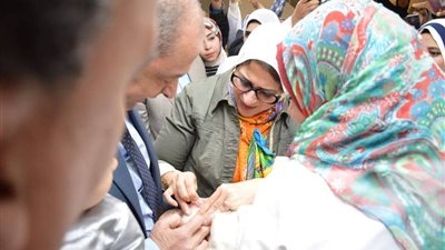 من بورسعيد.. وزيرة الصحة تدشن الحملة القومية ضد شلل الأطفال 