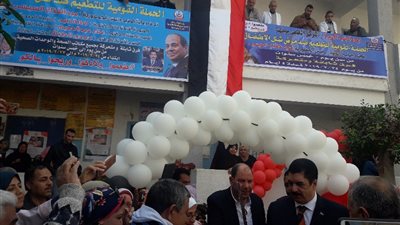 محافظ القليوبية يدشن الحملة القومية للتطعيم ضد شلل الأطفال ببنها