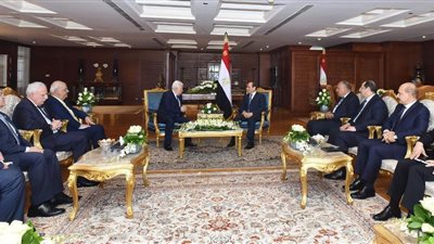 السيسي يؤكد لـ أبومازن ثبات الموقف المصري من القضية الفلسطينية 