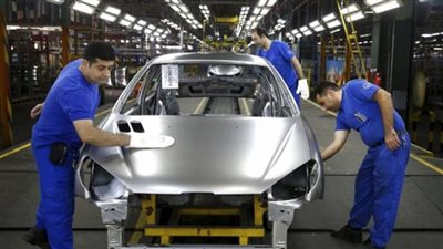تقارير إخبارية تكشف عن تدني مستوى إنتاج السيارات في إيران