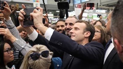 ارتفاع شعبية ماكرون مع تراجع التأييد للسترات الصفراء