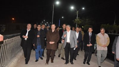 محافظ بني سويف يراجع مراسي النيل المخالفة فجرًا.. ويوجه بإزالة تعديات الكافيهات (صور)