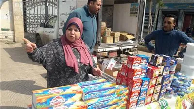 إطلاق قافلة غذائية بأسعار مخفضة لأهالى مطوبس (صور)