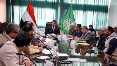 محافظ القليوبية: حلول جذرية لحل مشكلات النقل تنفيذا لتوجيهات الرئيس (صور)