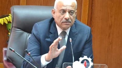  ‏‫محافظ السويس يعرض على رئيس الوزراء أعمال تطوير حي بلازا 