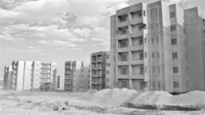 سقوط ٤عمال بناء أثناء العمل في عقار حديث البناء بدمياط 