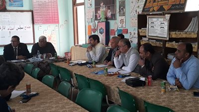 أمناء منشأة القناطر التعليمية يناقش القضايا التعليمية 