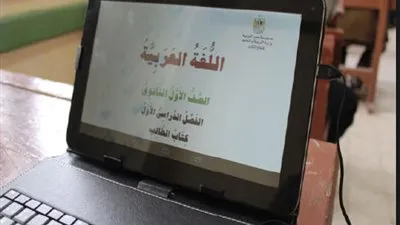 معلم يحطم التابلت الحكومي لطالب ويتعدي عليه بالضرب في سوهاج