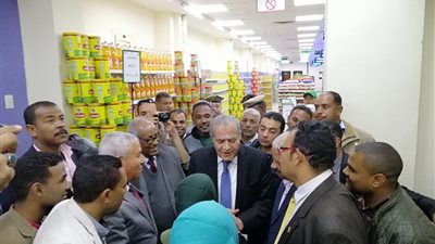  هايبر وثلاجات ومخازن.. وزير التموين يفتتح أكبر مجمع للسلع الغذائية في الصعيد 