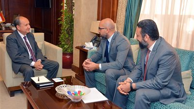   وزير التجارة يبحث مع المدير الإقليمي لـ